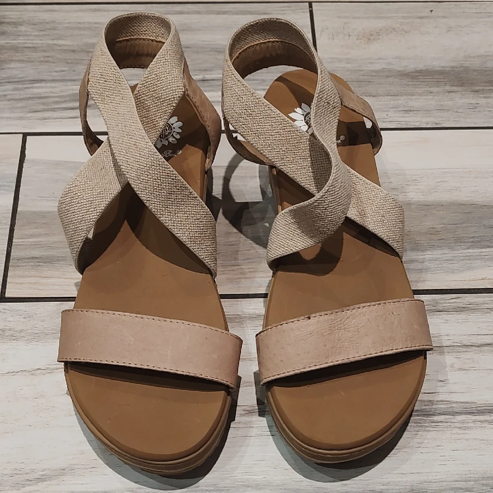Yellow box Wedge Sandals - Picture 1 of 6